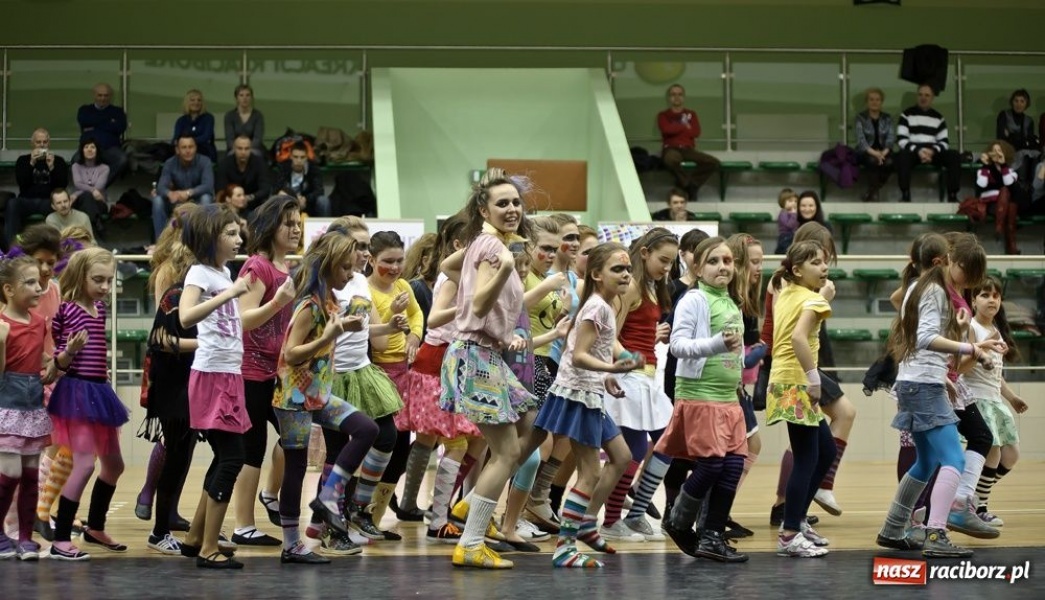 Zdjęcie w galerii na portalu naszraciborz.pl: Taneczne show Lilla House wiadomości z regionu