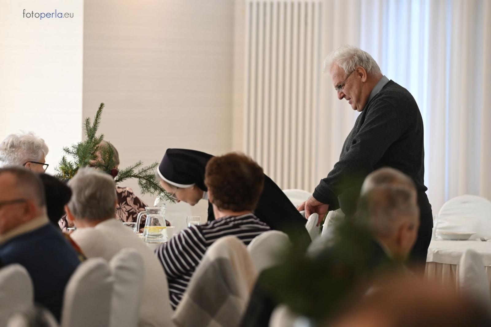 Zdjęcie w galerii na portalu naszraciborz.pl: Wzruszające świąteczne spotkanie w krzanowickiej Perle wiadomości z regionu