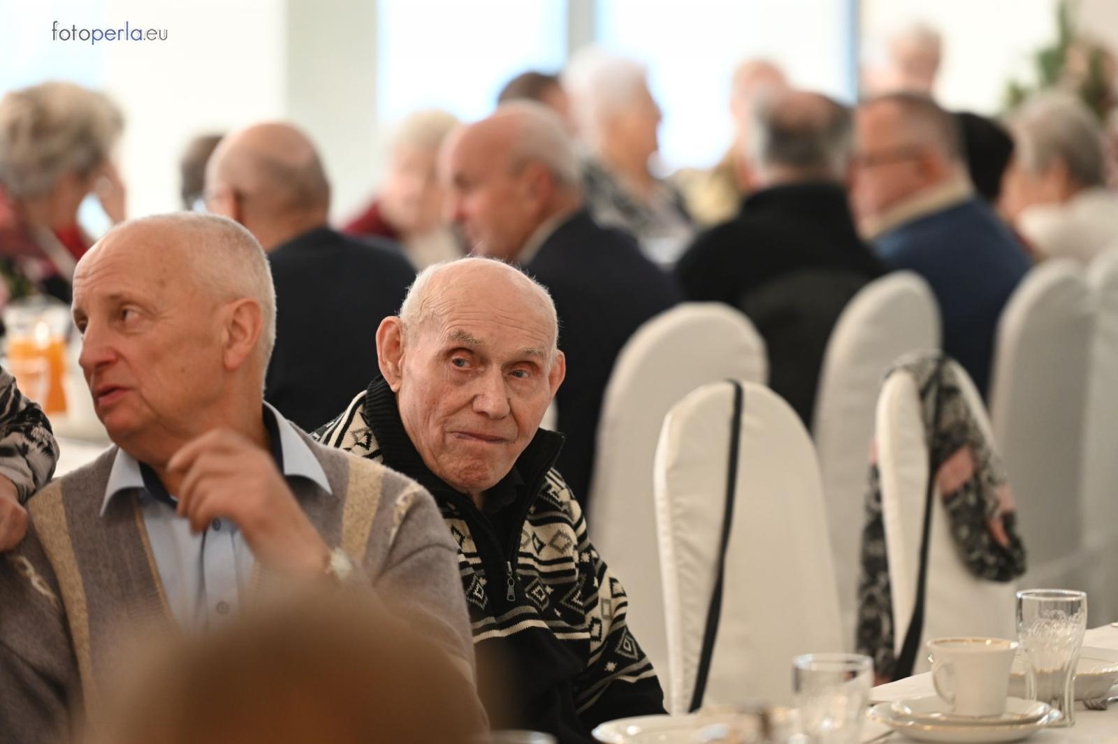 Zdjęcie w galerii na portalu naszraciborz.pl: Wzruszające świąteczne spotkanie w krzanowickiej Perle wiadomości z regionu