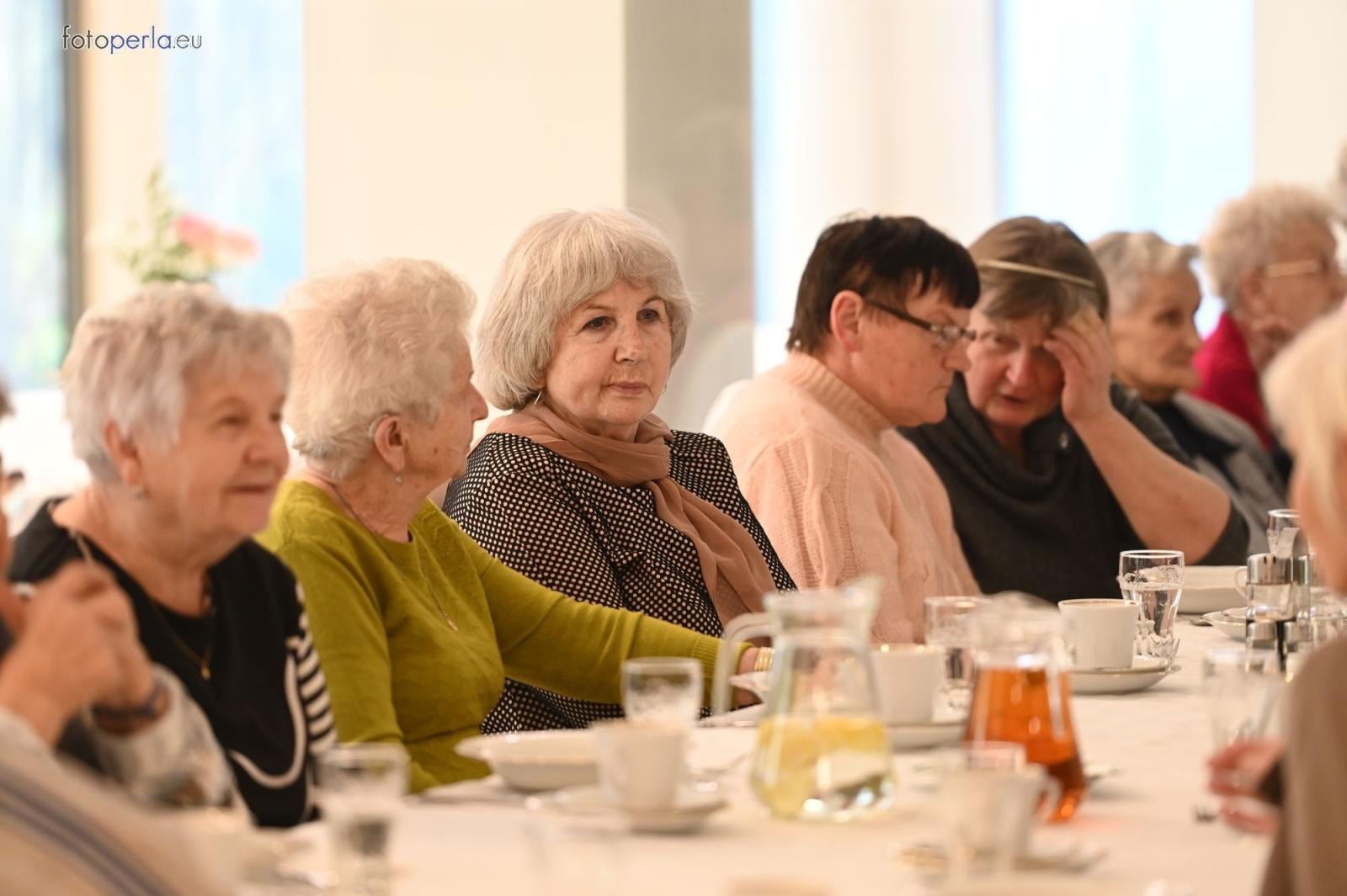 Zdjęcie w galerii na portalu naszraciborz.pl: Wzruszające świąteczne spotkanie w krzanowickiej Perle wiadomości z regionu
