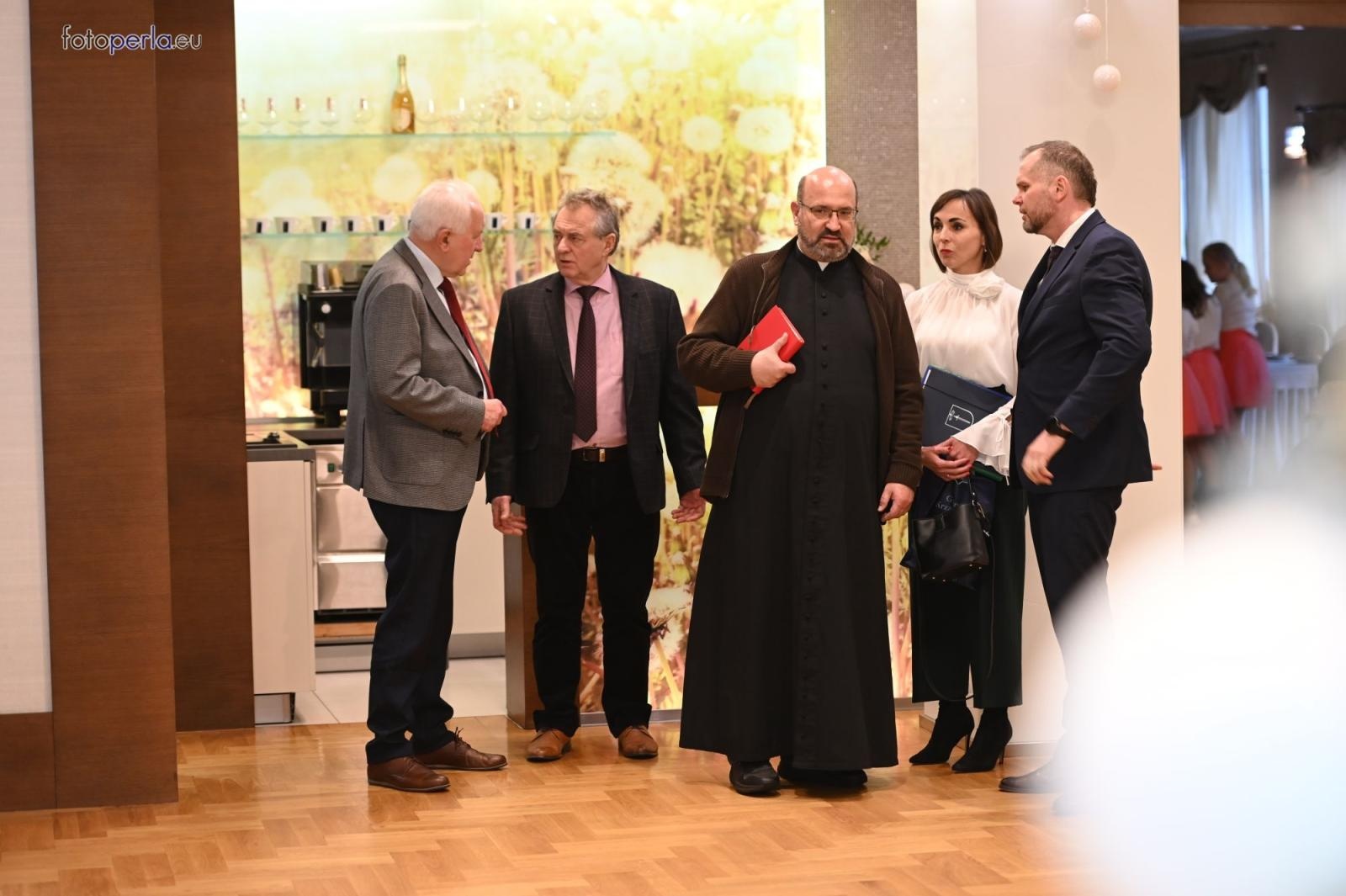 Zdjęcie w galerii na portalu naszraciborz.pl: Wzruszające świąteczne spotkanie w krzanowickiej Perle wiadomości z regionu