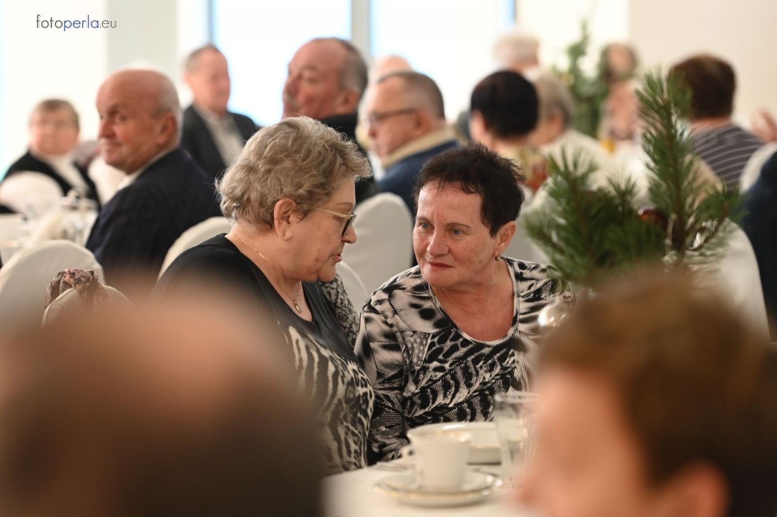 Zdjęcie w galerii na portalu naszraciborz.pl: Wzruszające świąteczne spotkanie w krzanowickiej Perle wiadomości z regionu