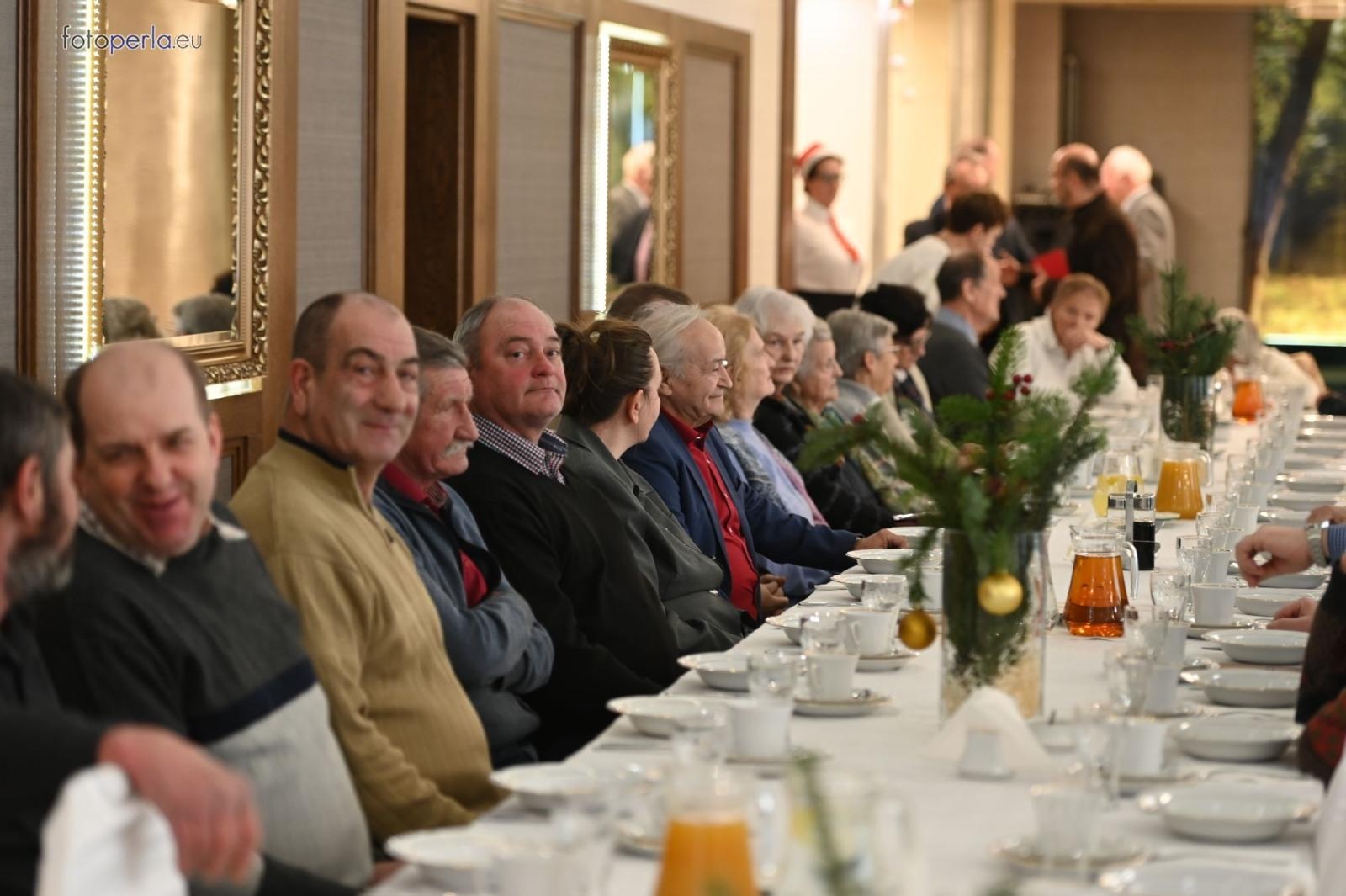 Zdjęcie w galerii na portalu naszraciborz.pl: Wzruszające świąteczne spotkanie w krzanowickiej Perle wiadomości z regionu