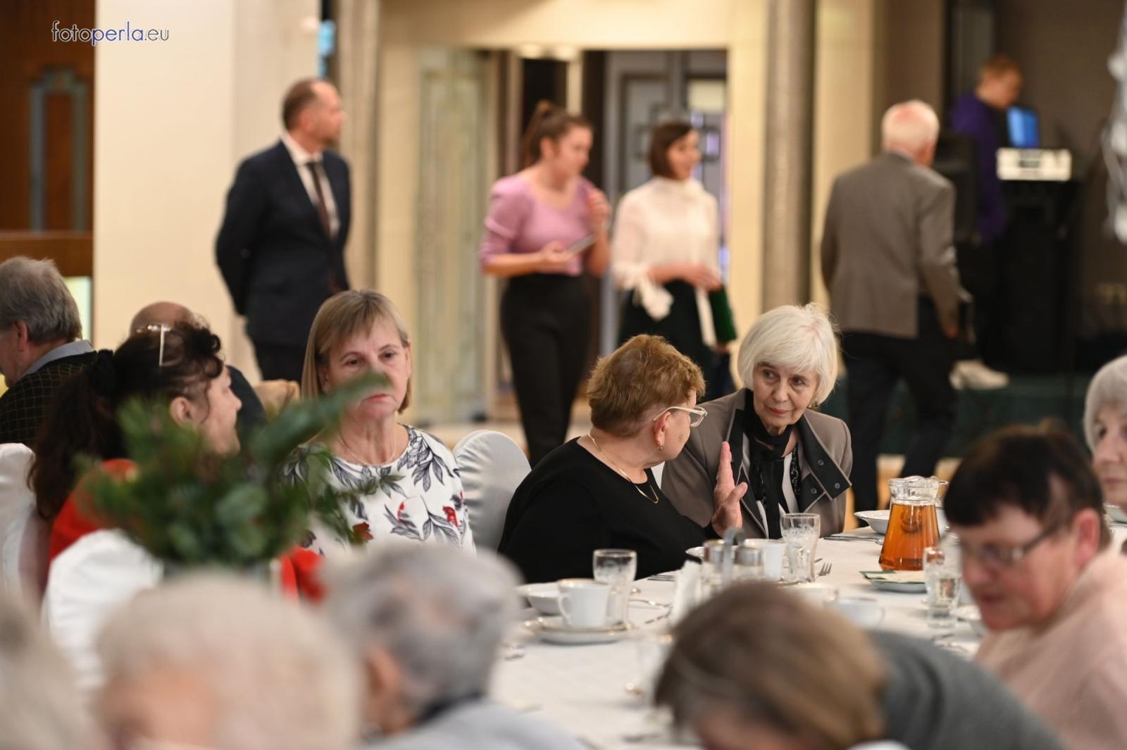 Zdjęcie w galerii na portalu naszraciborz.pl: Wzruszające świąteczne spotkanie w krzanowickiej Perle wiadomości z regionu