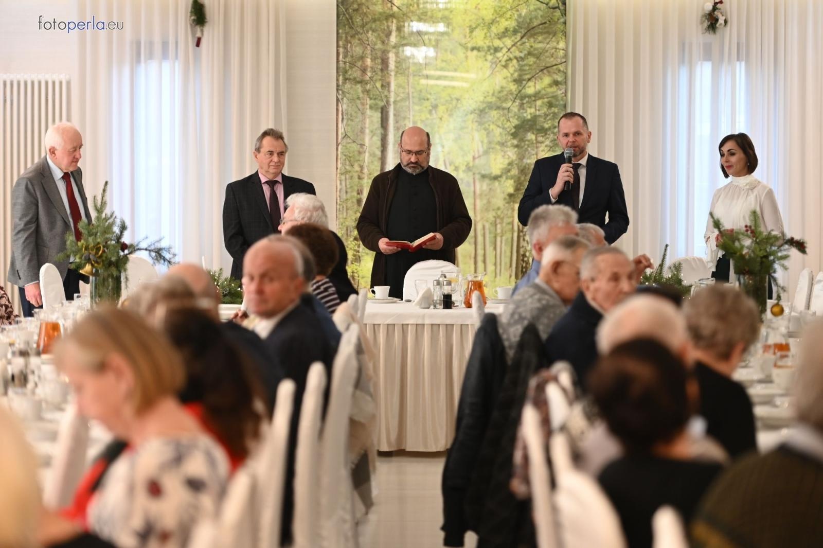 Zdjęcie w galerii na portalu naszraciborz.pl: Wzruszające świąteczne spotkanie w krzanowickiej Perle wiadomości z regionu