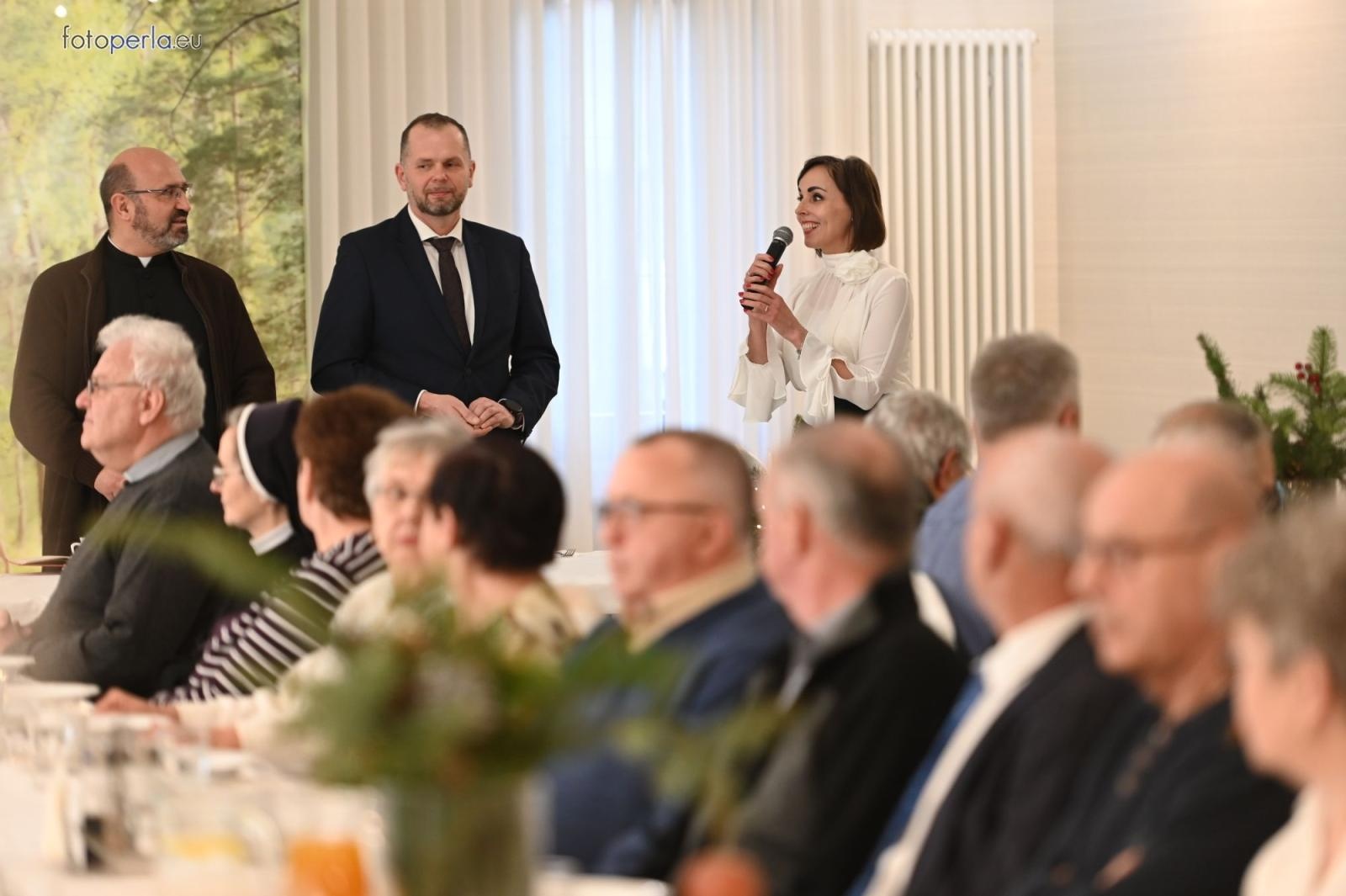 Zdjęcie w galerii na portalu naszraciborz.pl: Wzruszające świąteczne spotkanie w krzanowickiej Perle wiadomości z regionu