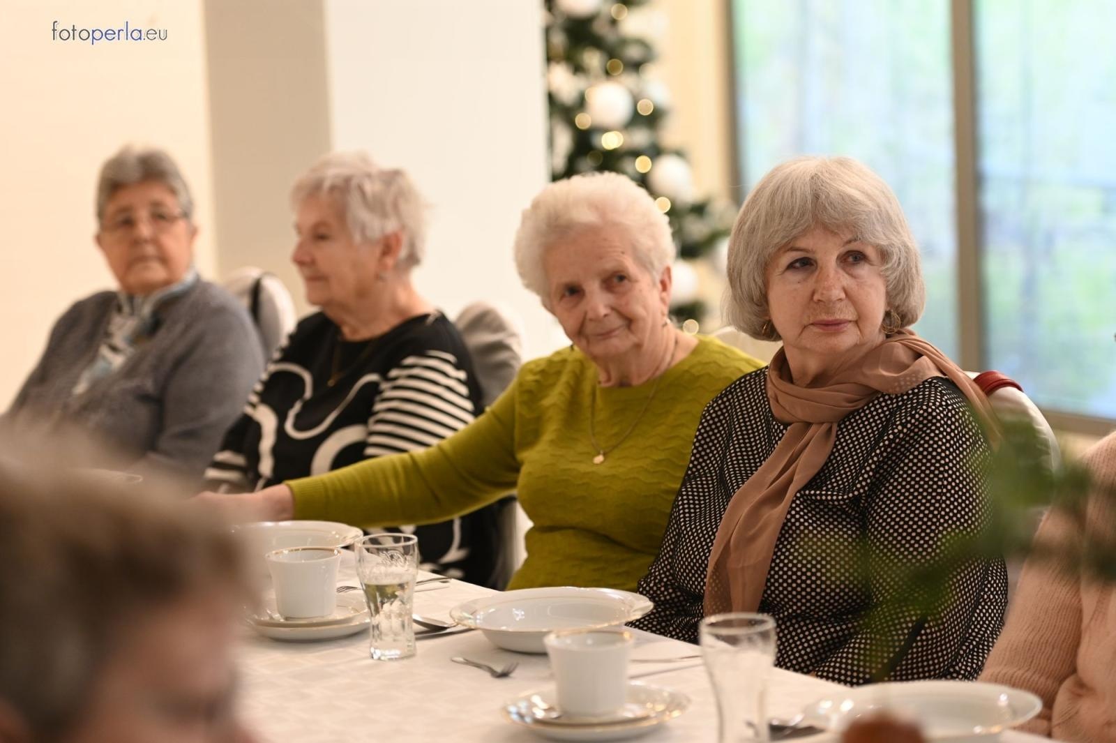 Zdjęcie w galerii na portalu naszraciborz.pl: Wzruszające świąteczne spotkanie w krzanowickiej Perle wiadomości z regionu