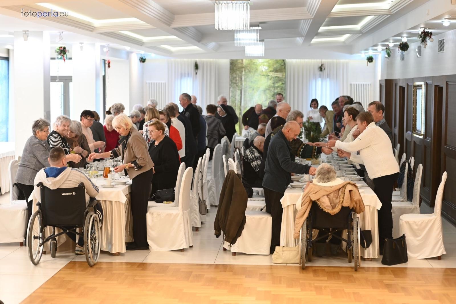 Zdjęcie w galerii na portalu naszraciborz.pl: Wzruszające świąteczne spotkanie w krzanowickiej Perle wiadomości z regionu