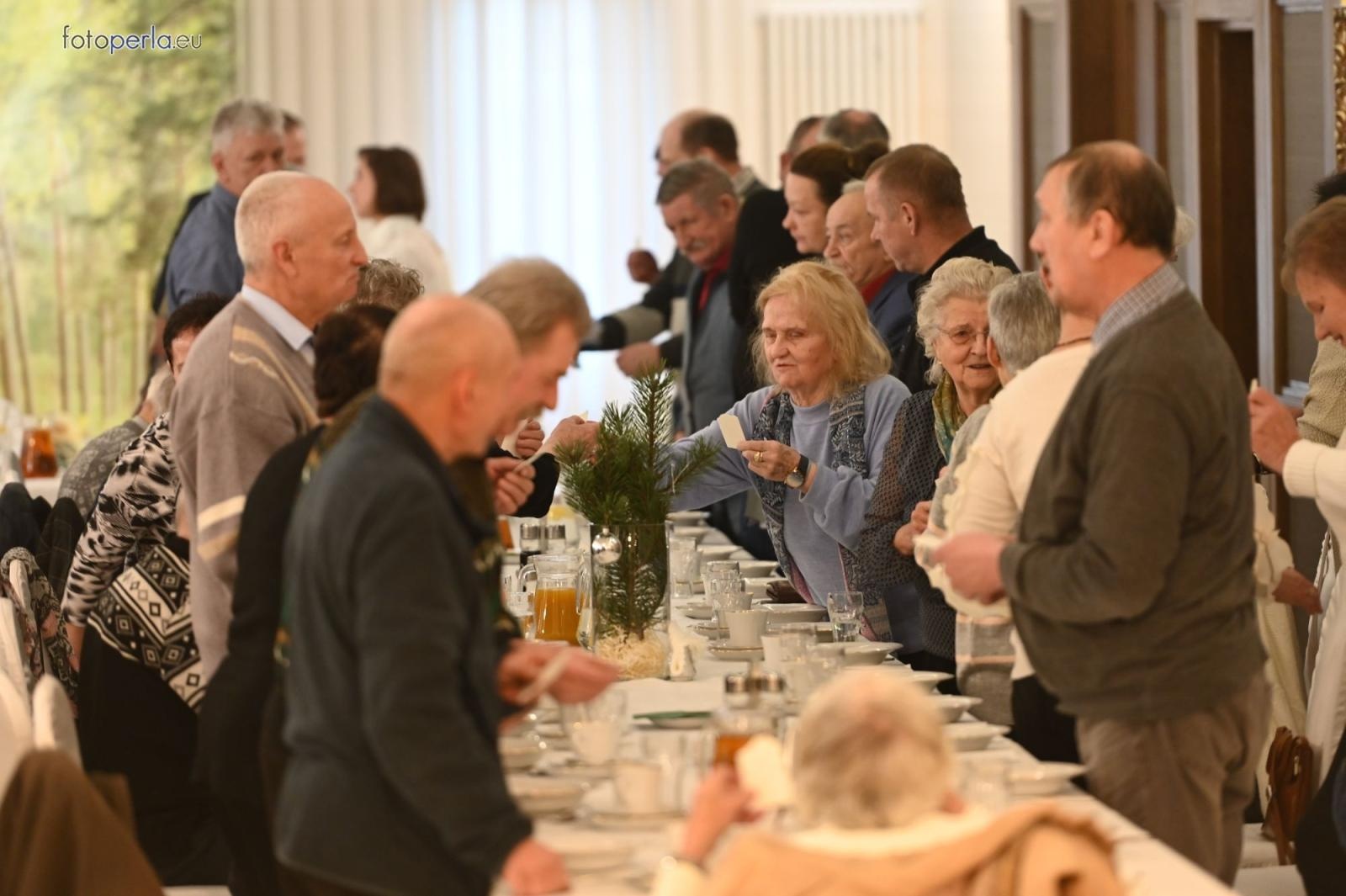 Zdjęcie w galerii na portalu naszraciborz.pl: Wzruszające świąteczne spotkanie w krzanowickiej Perle wiadomości z regionu