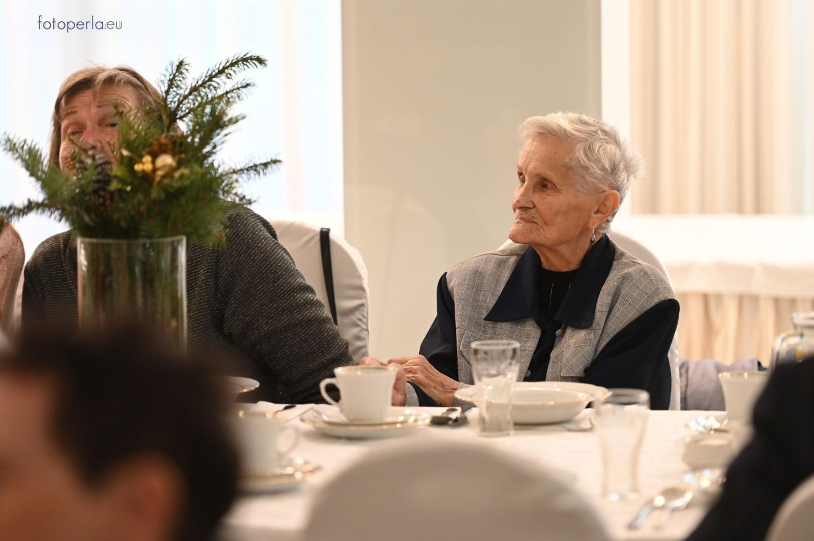 Zdjęcie w galerii na portalu naszraciborz.pl: Wzruszające świąteczne spotkanie w krzanowickiej Perle wiadomości z regionu
