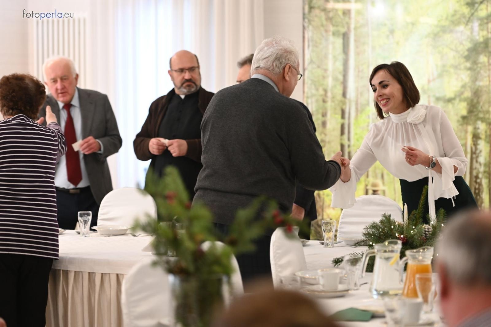 Zdjęcie w galerii na portalu naszraciborz.pl: Wzruszające świąteczne spotkanie w krzanowickiej Perle wiadomości z regionu