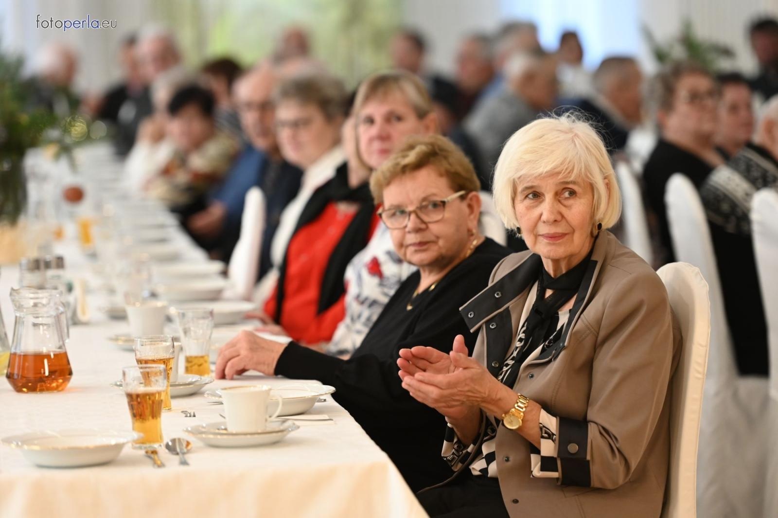 Zdjęcie w galerii na portalu naszraciborz.pl: Wzruszające świąteczne spotkanie w krzanowickiej Perle wiadomości z regionu