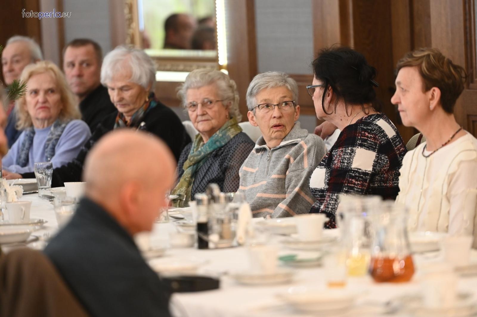 Zdjęcie w galerii na portalu naszraciborz.pl: Wzruszające świąteczne spotkanie w krzanowickiej Perle wiadomości z regionu