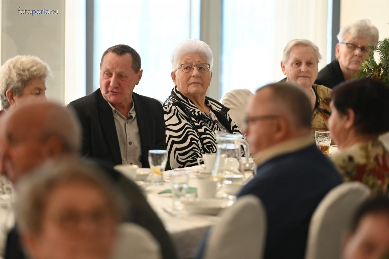 Zdjęcie w galerii na portalu naszraciborz.pl: Wzruszające świąteczne spotkanie w krzanowickiej Perle wiadomości z regionu