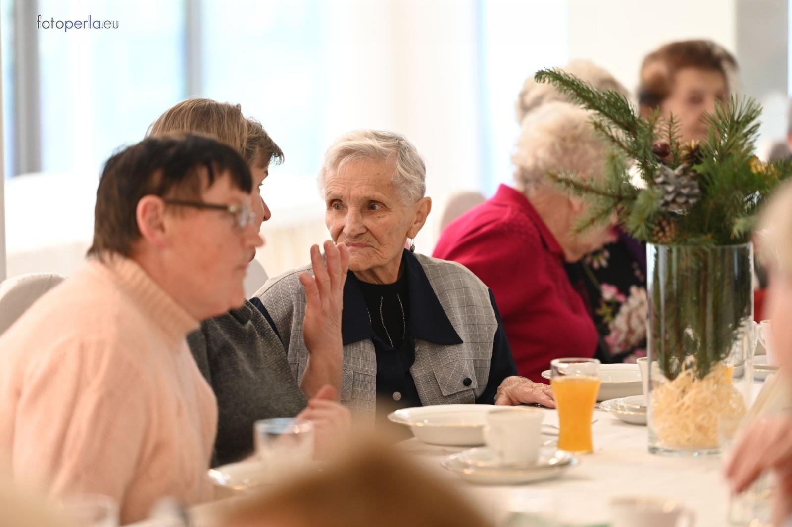 Zdjęcie w galerii na portalu naszraciborz.pl: Wzruszające świąteczne spotkanie w krzanowickiej Perle wiadomości z regionu