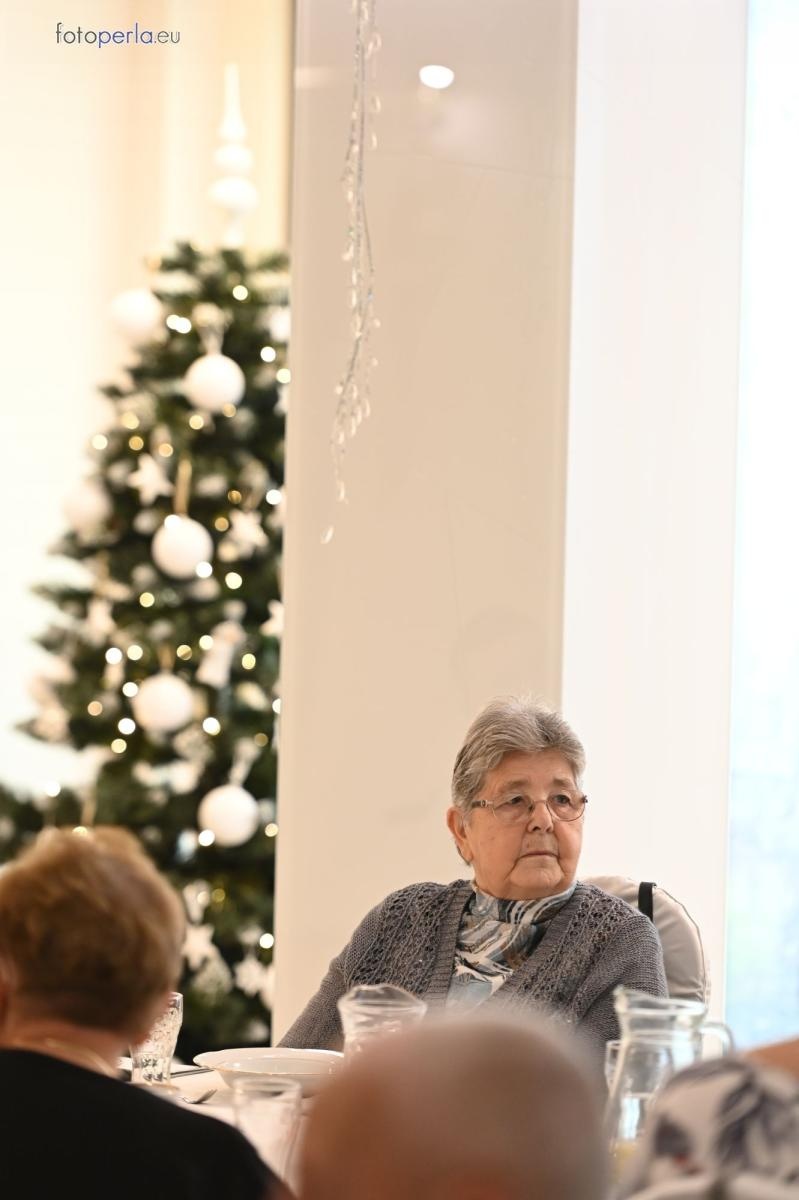 Zdjęcie w galerii na portalu naszraciborz.pl: Wzruszające świąteczne spotkanie w krzanowickiej Perle wiadomości z regionu