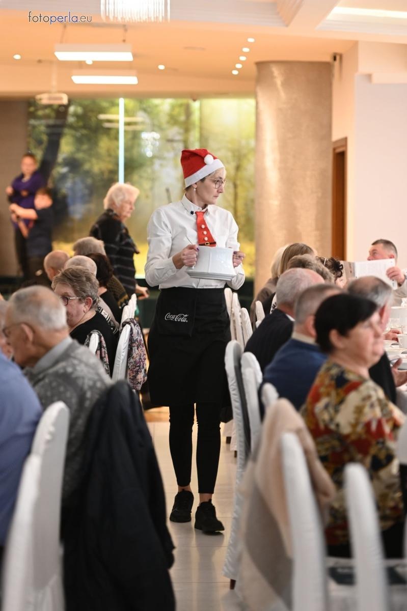 Zdjęcie w galerii na portalu naszraciborz.pl: Wzruszające świąteczne spotkanie w krzanowickiej Perle wiadomości z regionu