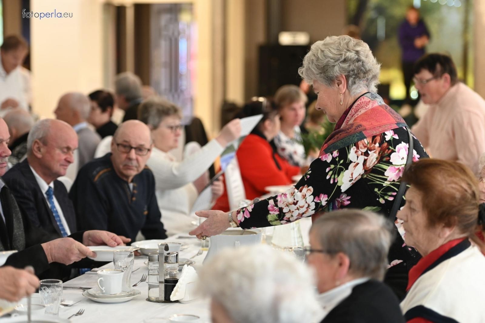 Zdjęcie w galerii na portalu naszraciborz.pl: Wzruszające świąteczne spotkanie w krzanowickiej Perle wiadomości z regionu