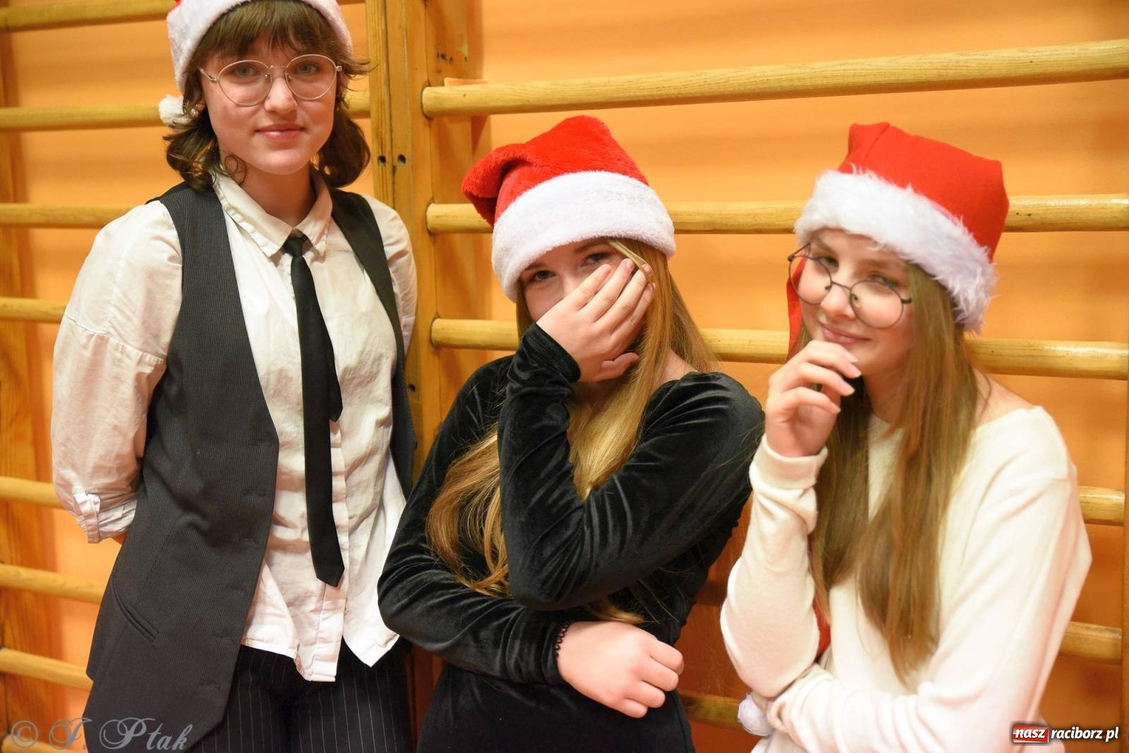 Zdjęcie w galerii na portalu naszraciborz.pl: Teatr Trzynastka wystawił Królową Śniegu wiadomości z regionu