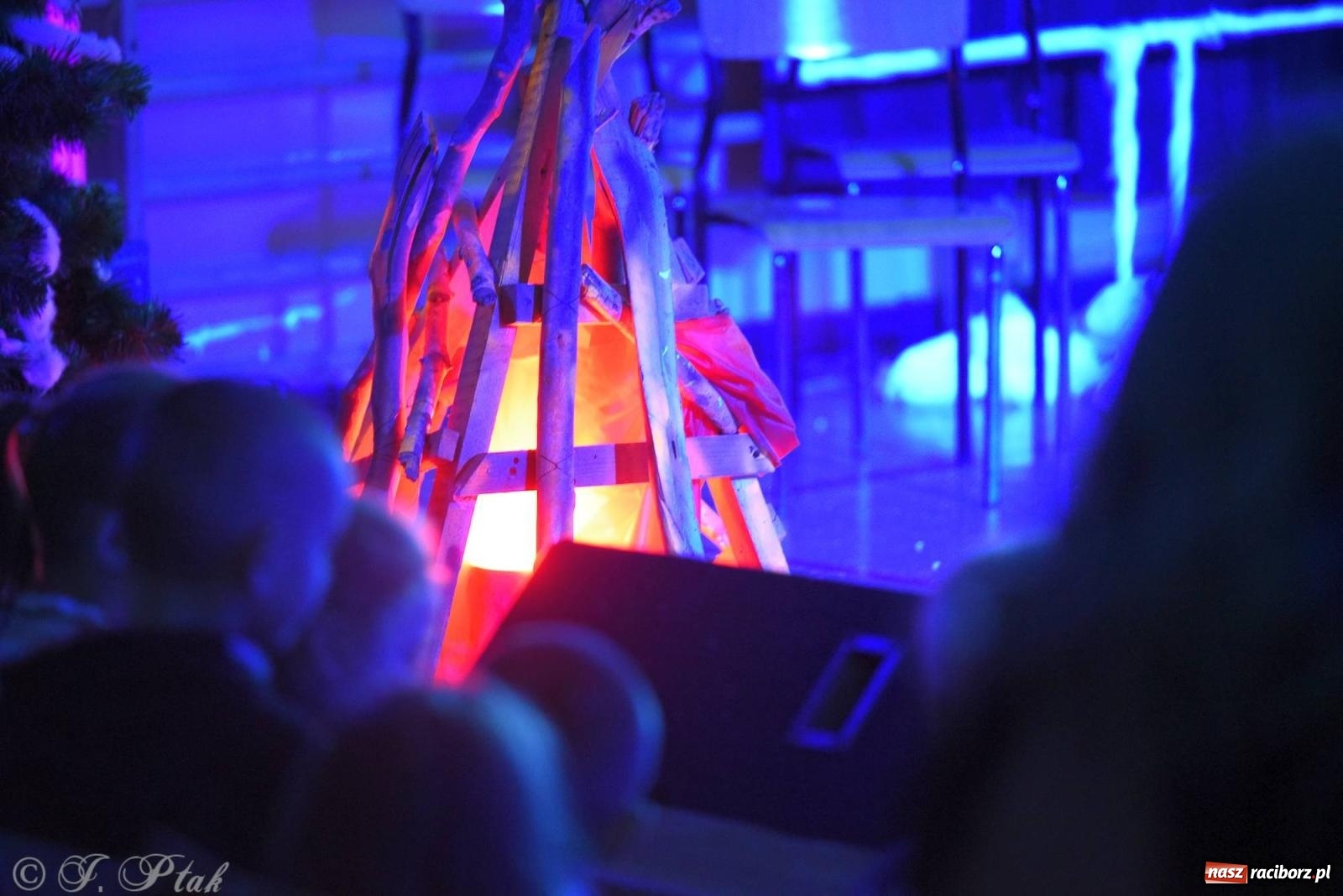 Zdjęcie w galerii na portalu naszraciborz.pl: Teatr Trzynastka wystawił Królową Śniegu wiadomości z regionu