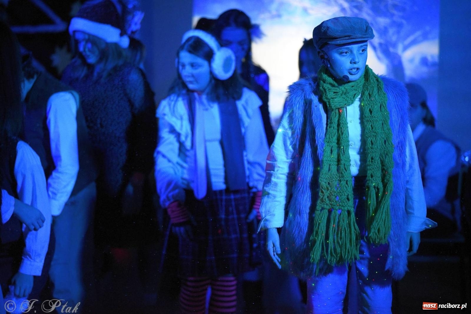 Zdjęcie w galerii na portalu naszraciborz.pl: Teatr Trzynastka wystawił Królową Śniegu wiadomości z regionu