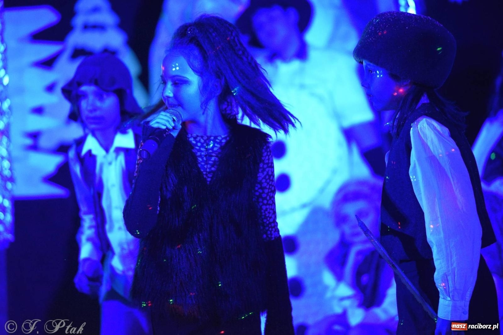 Zdjęcie w galerii na portalu naszraciborz.pl: Teatr Trzynastka wystawił Królową Śniegu wiadomości z regionu