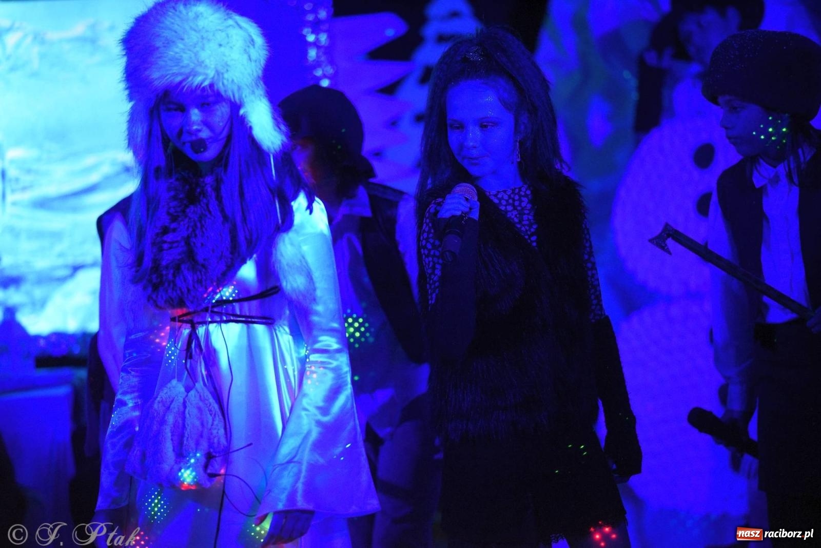 Zdjęcie w galerii na portalu naszraciborz.pl: Teatr Trzynastka wystawił Królową Śniegu wiadomości z regionu