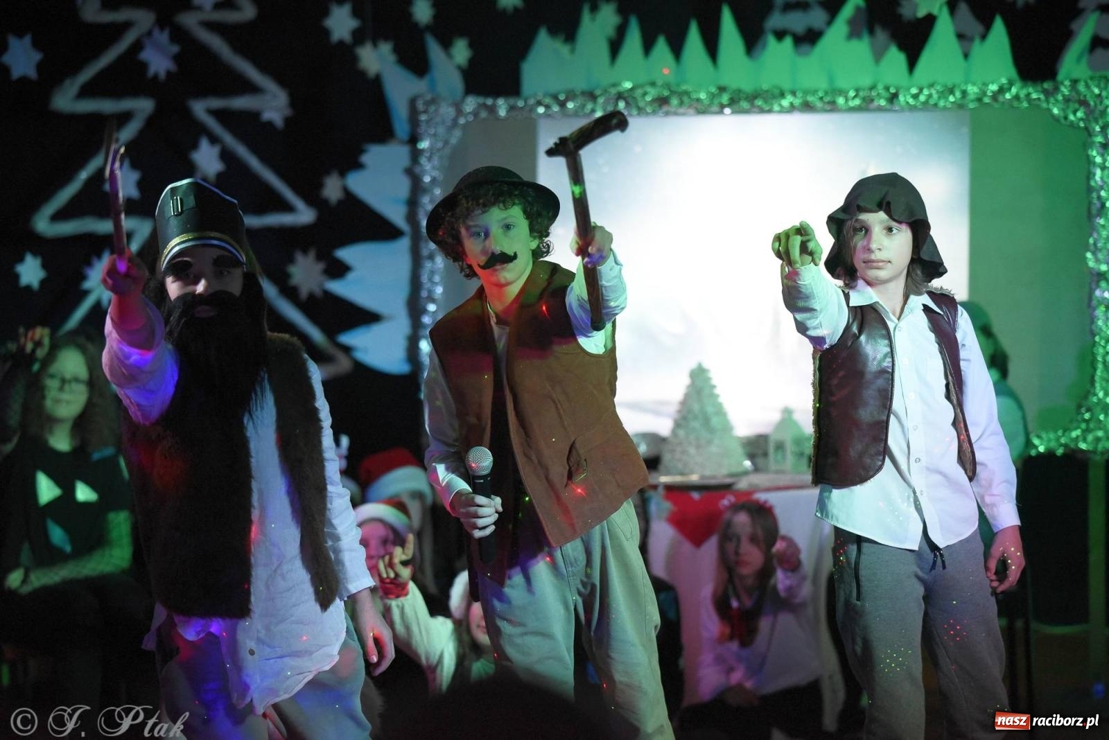 Zdjęcie w galerii na portalu naszraciborz.pl: Teatr Trzynastka wystawił Królową Śniegu wiadomości z regionu