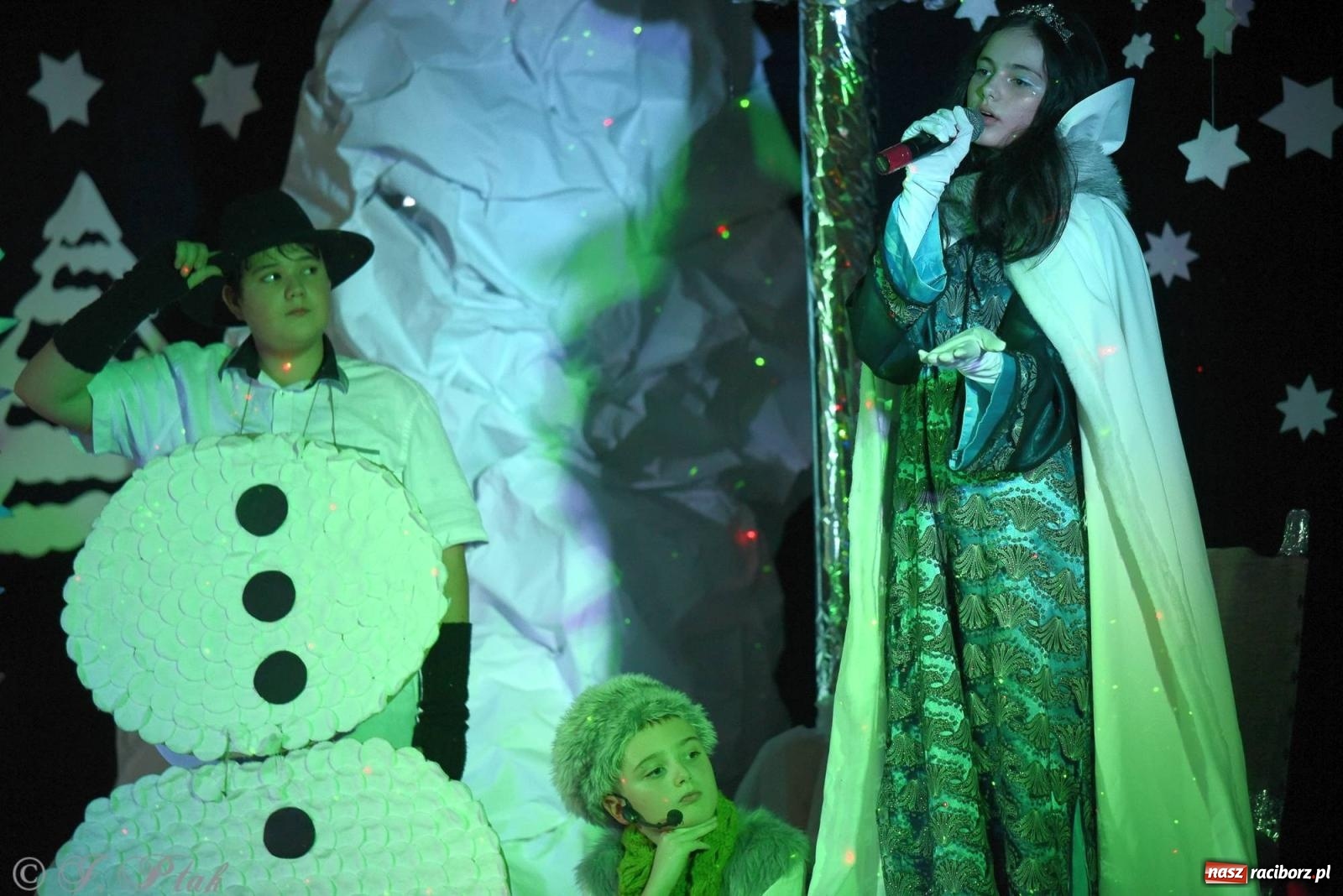 Zdjęcie w galerii na portalu naszraciborz.pl: Teatr Trzynastka wystawił Królową Śniegu wiadomości z regionu