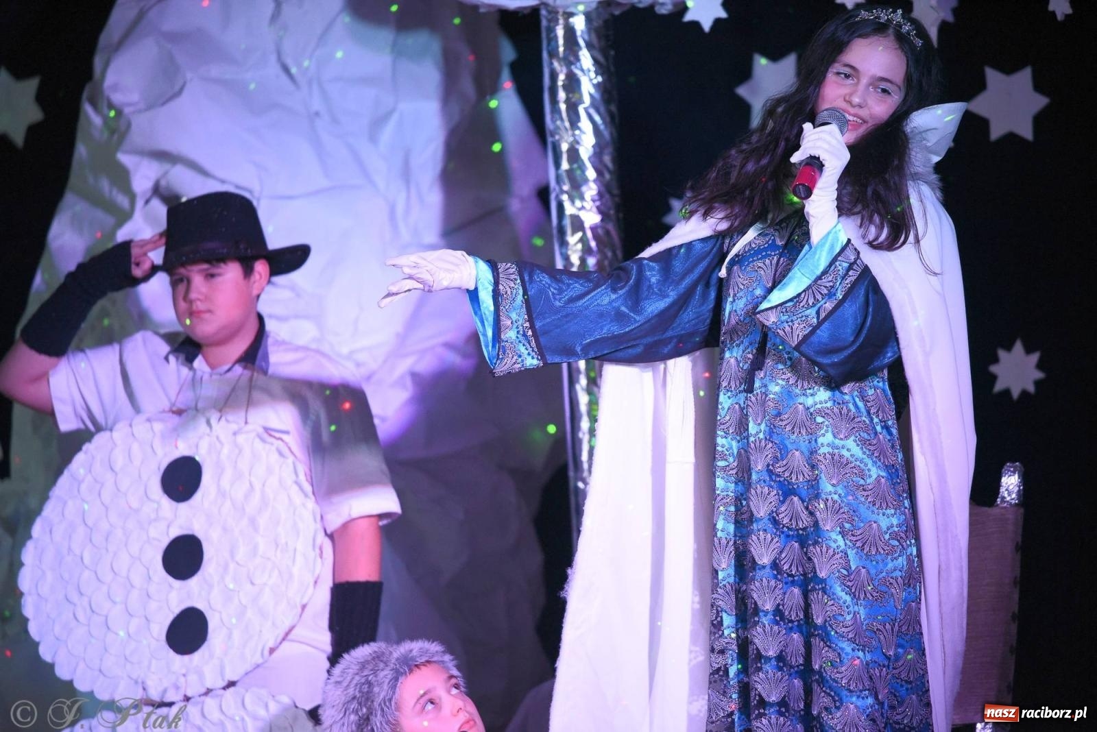 Zdjęcie w galerii na portalu naszraciborz.pl: Teatr Trzynastka wystawił Królową Śniegu wiadomości z regionu