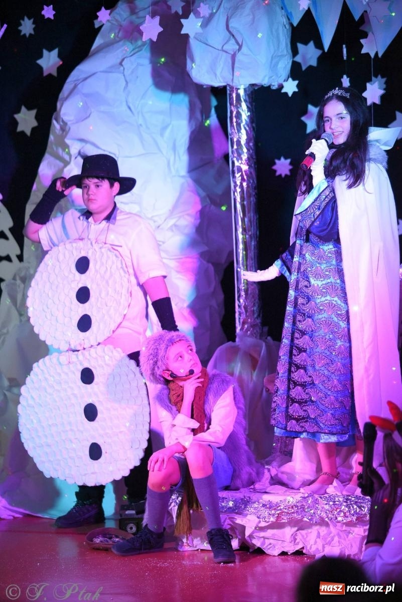 Zdjęcie w galerii na portalu naszraciborz.pl: Teatr Trzynastka wystawił Królową Śniegu wiadomości z regionu