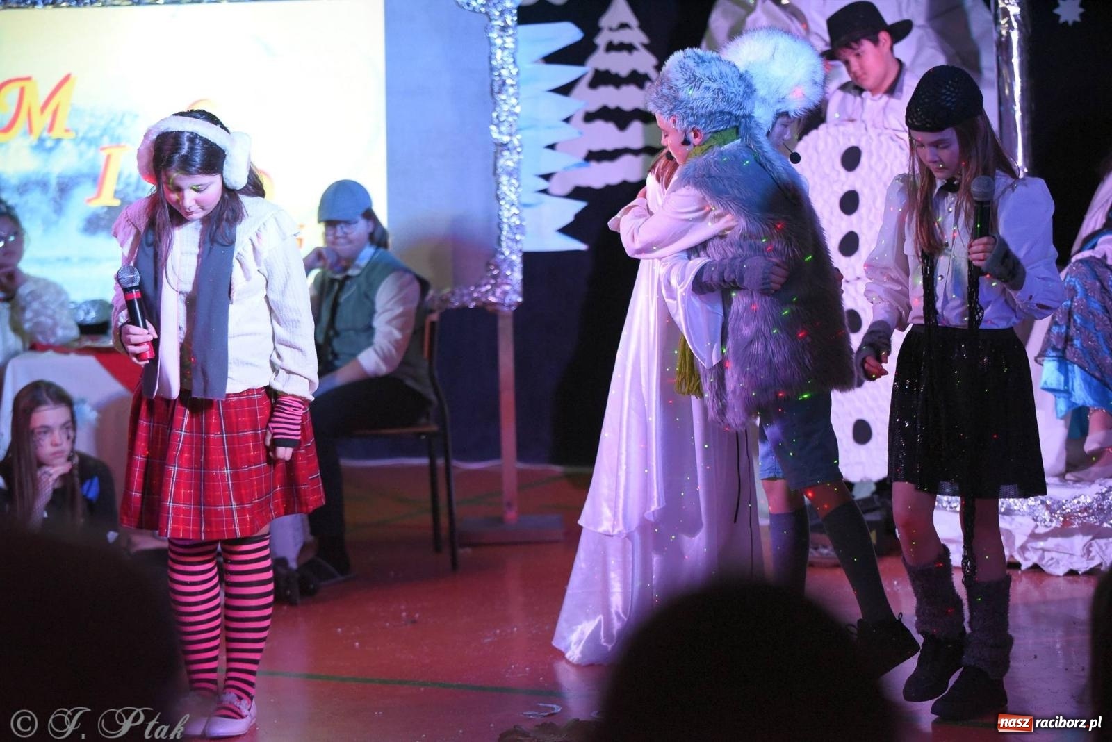 Zdjęcie w galerii na portalu naszraciborz.pl: Teatr Trzynastka wystawił Królową Śniegu wiadomości z regionu