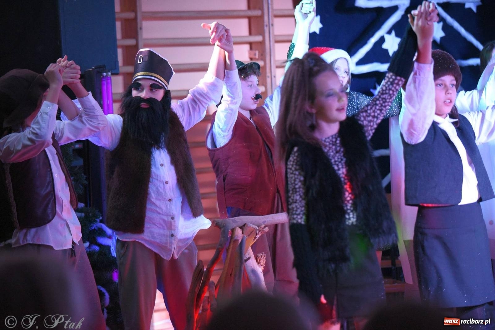 Zdjęcie w galerii na portalu naszraciborz.pl: Teatr Trzynastka wystawił Królową Śniegu wiadomości z regionu