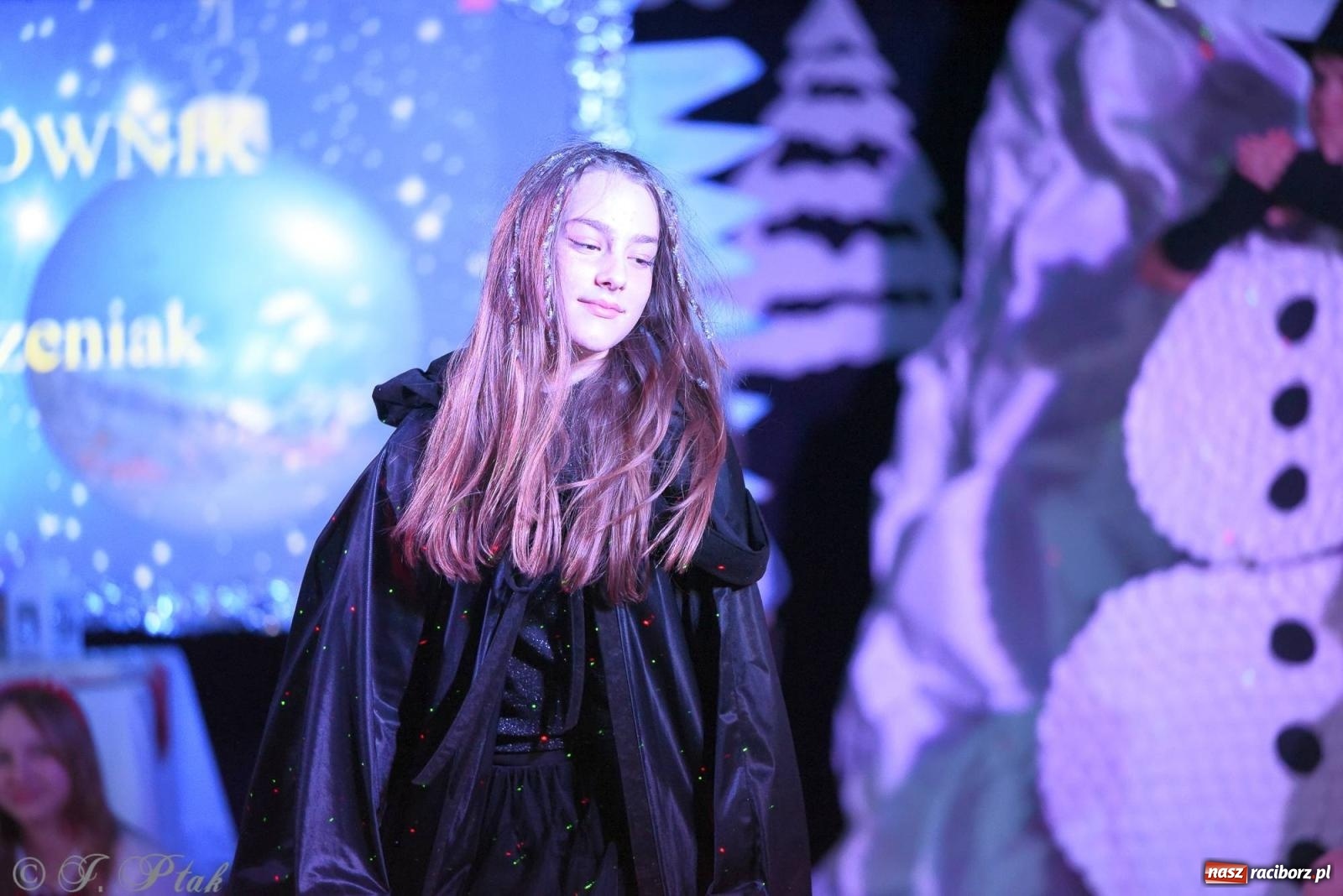 Zdjęcie w galerii na portalu naszraciborz.pl: Teatr Trzynastka wystawił Królową Śniegu wiadomości z regionu