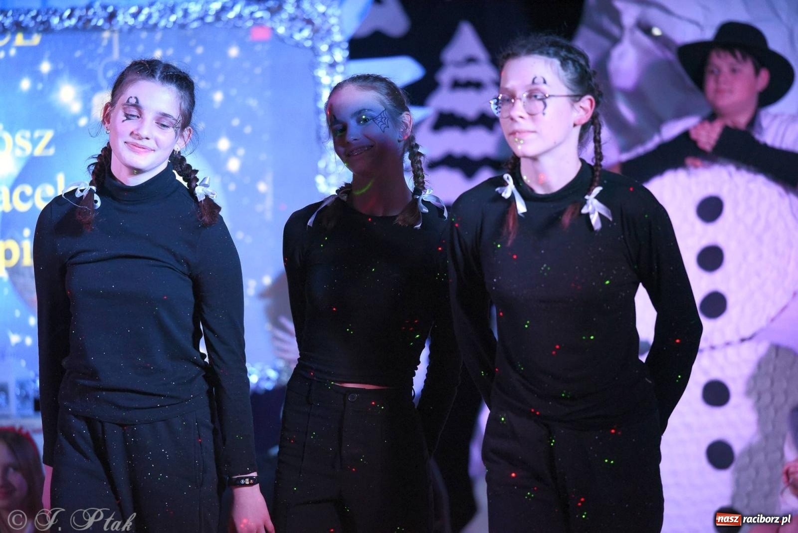 Zdjęcie w galerii na portalu naszraciborz.pl: Teatr Trzynastka wystawił Królową Śniegu wiadomości z regionu