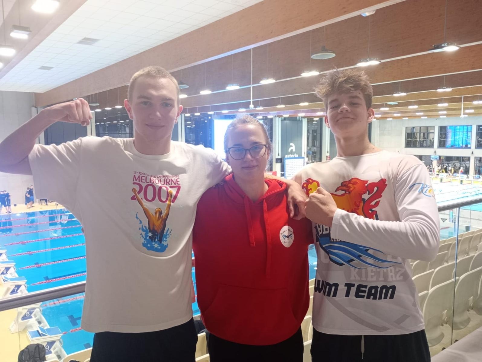 Zdjęcie w galerii na portalu naszraciborz.pl: Pięć medali raciborskich pływaków z ZSOMS wiadomości z regionu