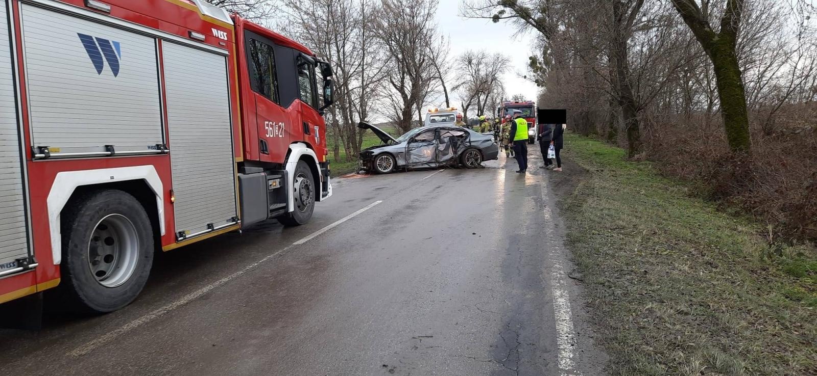 Zdjęcie w galerii na portalu naszraciborz.pl: Kierowca BMW wypadł z jezdni na trasie Racibórz-Lubomia [FOTO] wiadomości z regionu