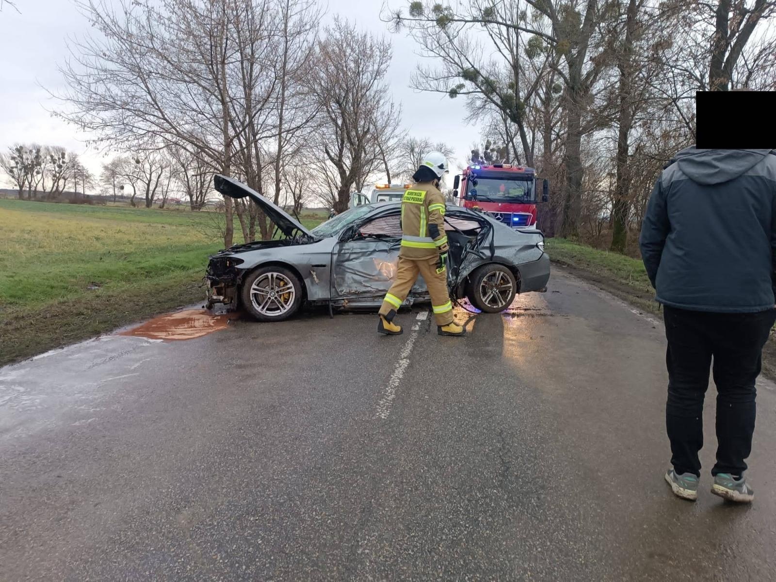 Zdjęcie w galerii na portalu naszraciborz.pl: Kierowca BMW wypadł z jezdni na trasie Racibórz-Lubomia [FOTO] wiadomości z regionu