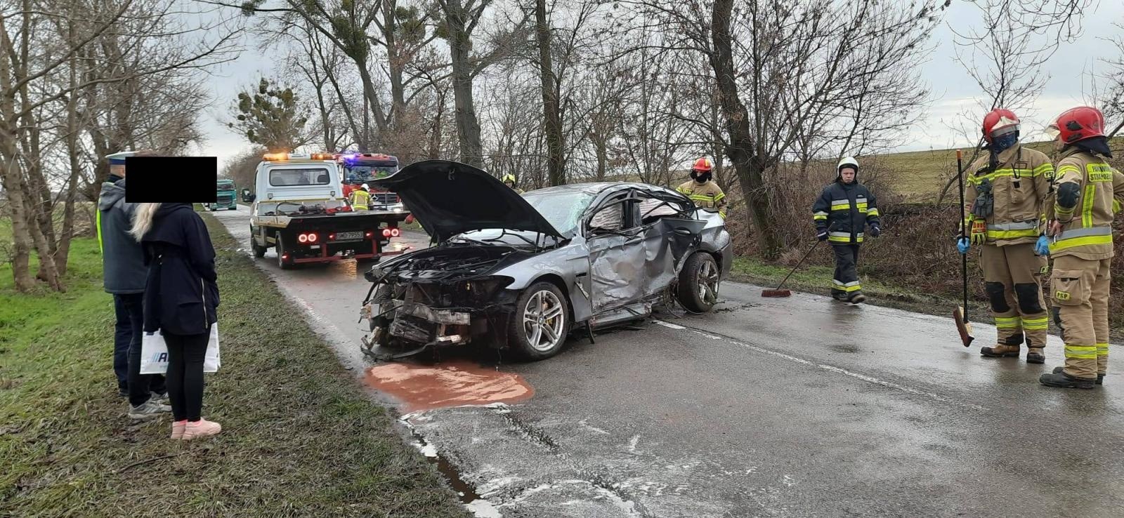 Zdjęcie w galerii na portalu naszraciborz.pl: Kierowca BMW wypadł z jezdni na trasie Racibórz-Lubomia [FOTO] wiadomości z regionu