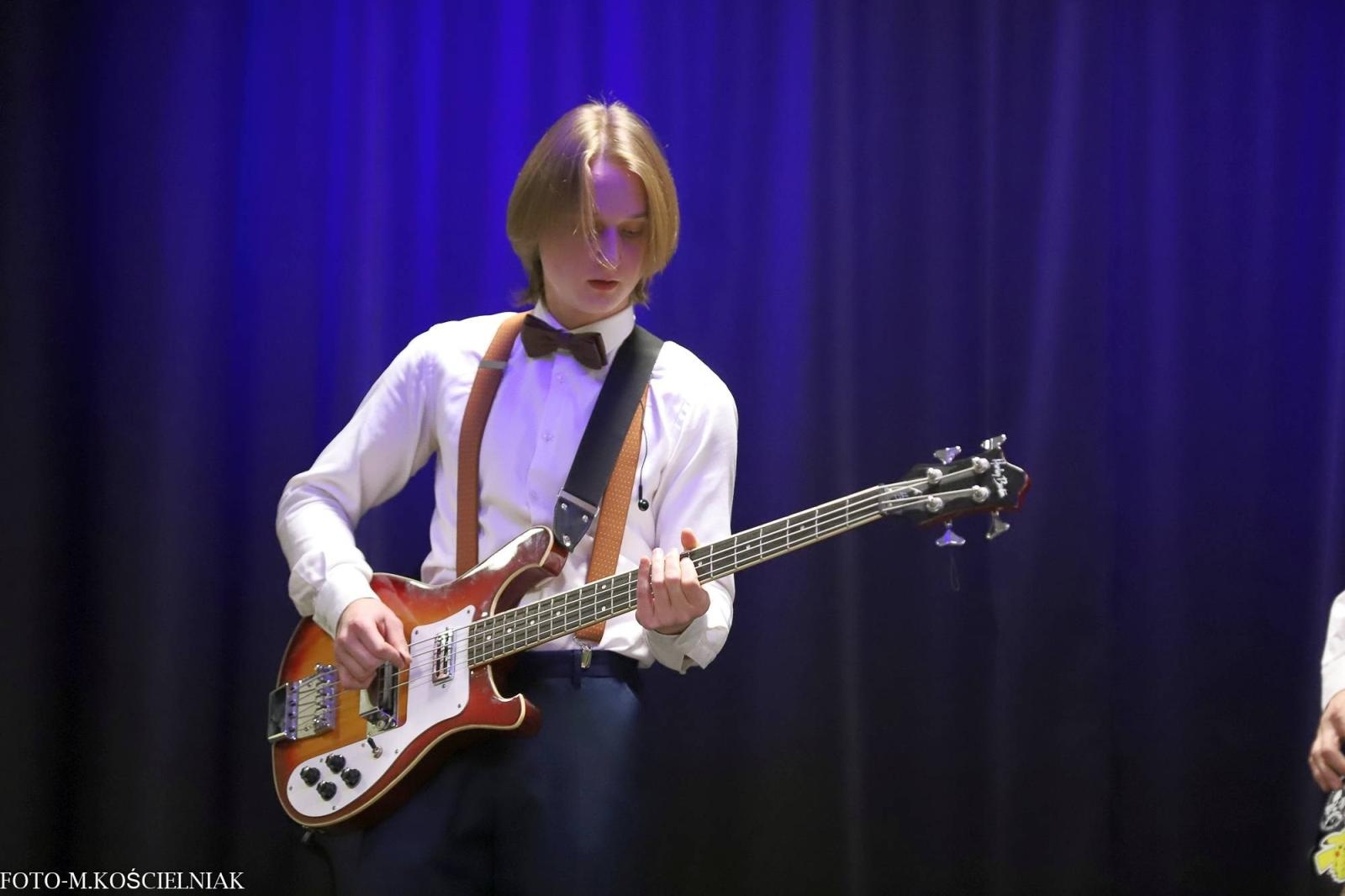 Zdjęcie w galerii na portalu naszraciborz.pl: Śpiewajcie i grajcie Mu... Świątecznie i kolędowo w raciborskim Mechaniku wiadomości z regionu