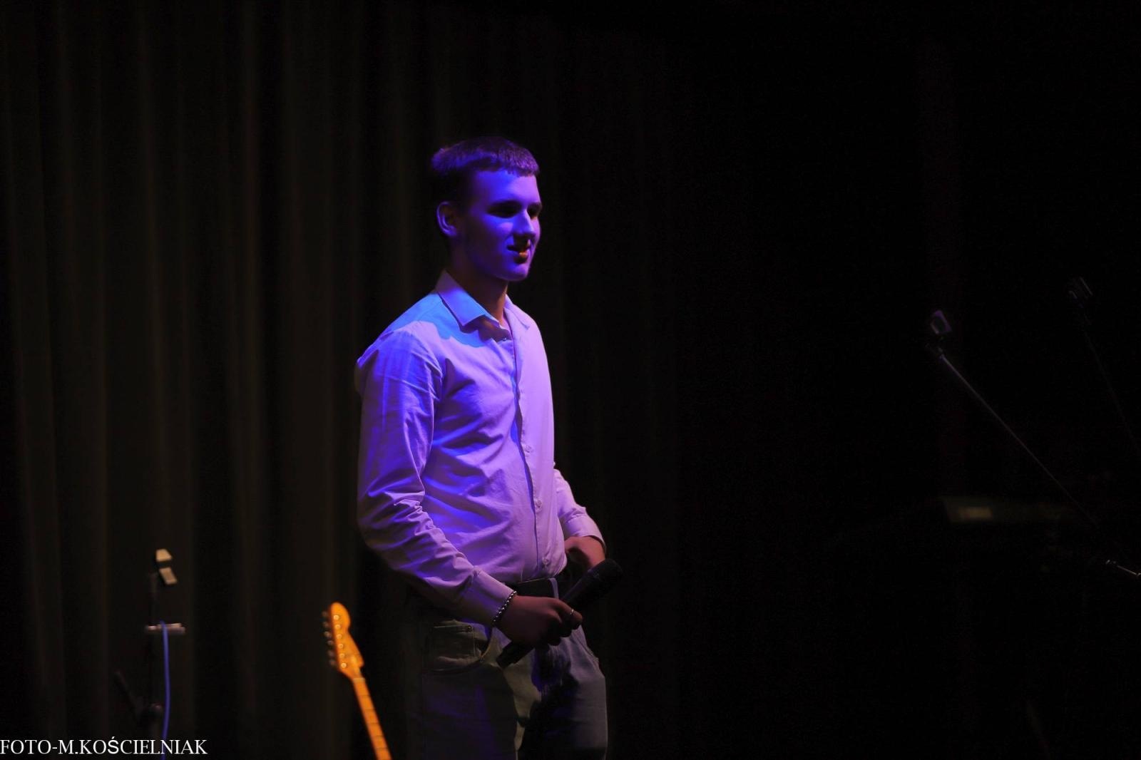 Zdjęcie w galerii na portalu naszraciborz.pl: Śpiewajcie i grajcie Mu... Świątecznie i kolędowo w raciborskim Mechaniku wiadomości z regionu