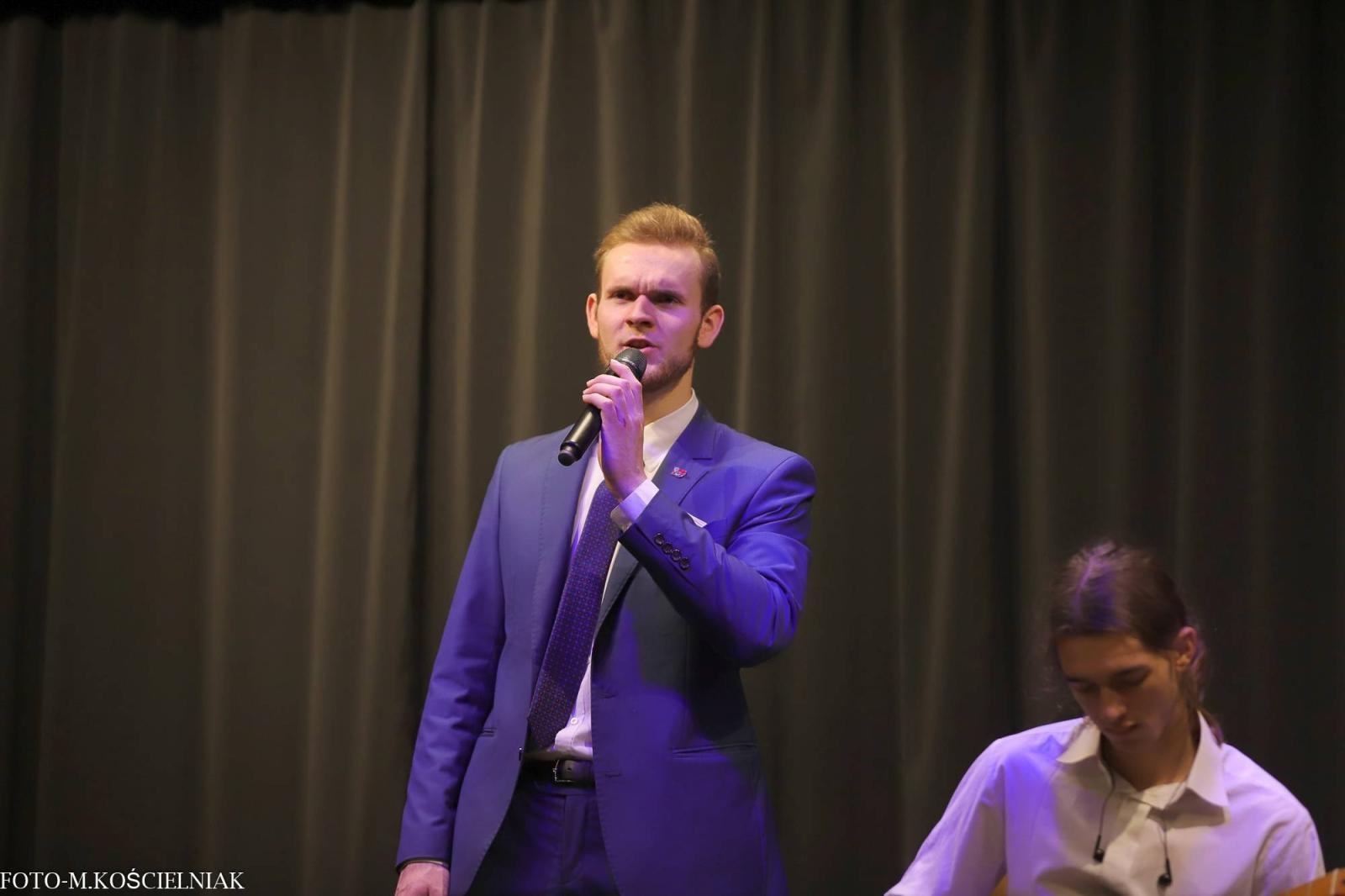 Zdjęcie w galerii na portalu naszraciborz.pl: Śpiewajcie i grajcie Mu... Świątecznie i kolędowo w raciborskim Mechaniku wiadomości z regionu