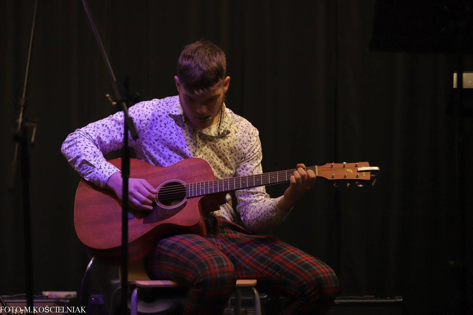 Zdjęcie w galerii na portalu naszraciborz.pl: Śpiewajcie i grajcie Mu... Świątecznie i kolędowo w raciborskim Mechaniku wiadomości z regionu