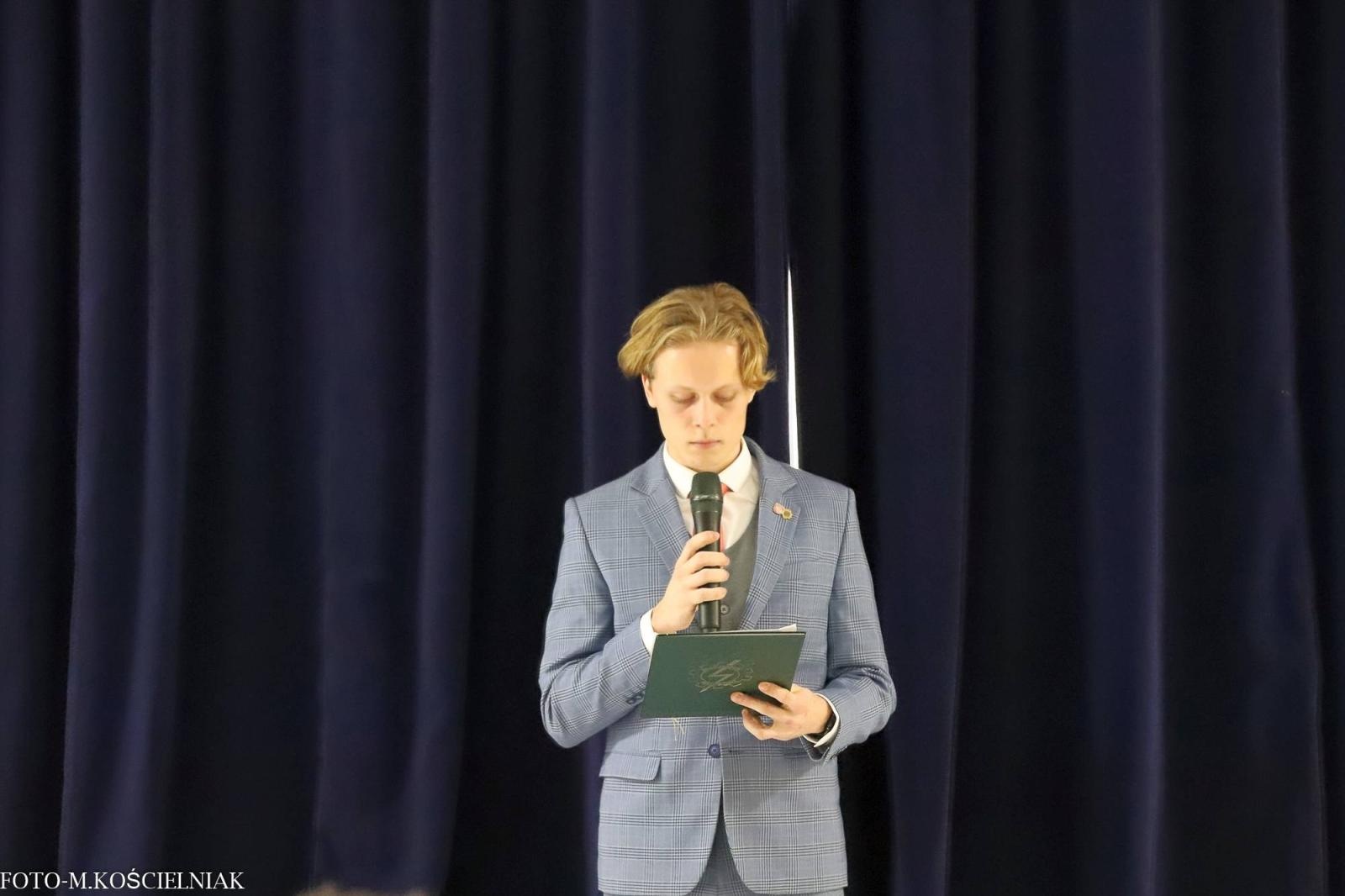 Zdjęcie w galerii na portalu naszraciborz.pl: Śpiewajcie i grajcie Mu... Świątecznie i kolędowo w raciborskim Mechaniku wiadomości z regionu