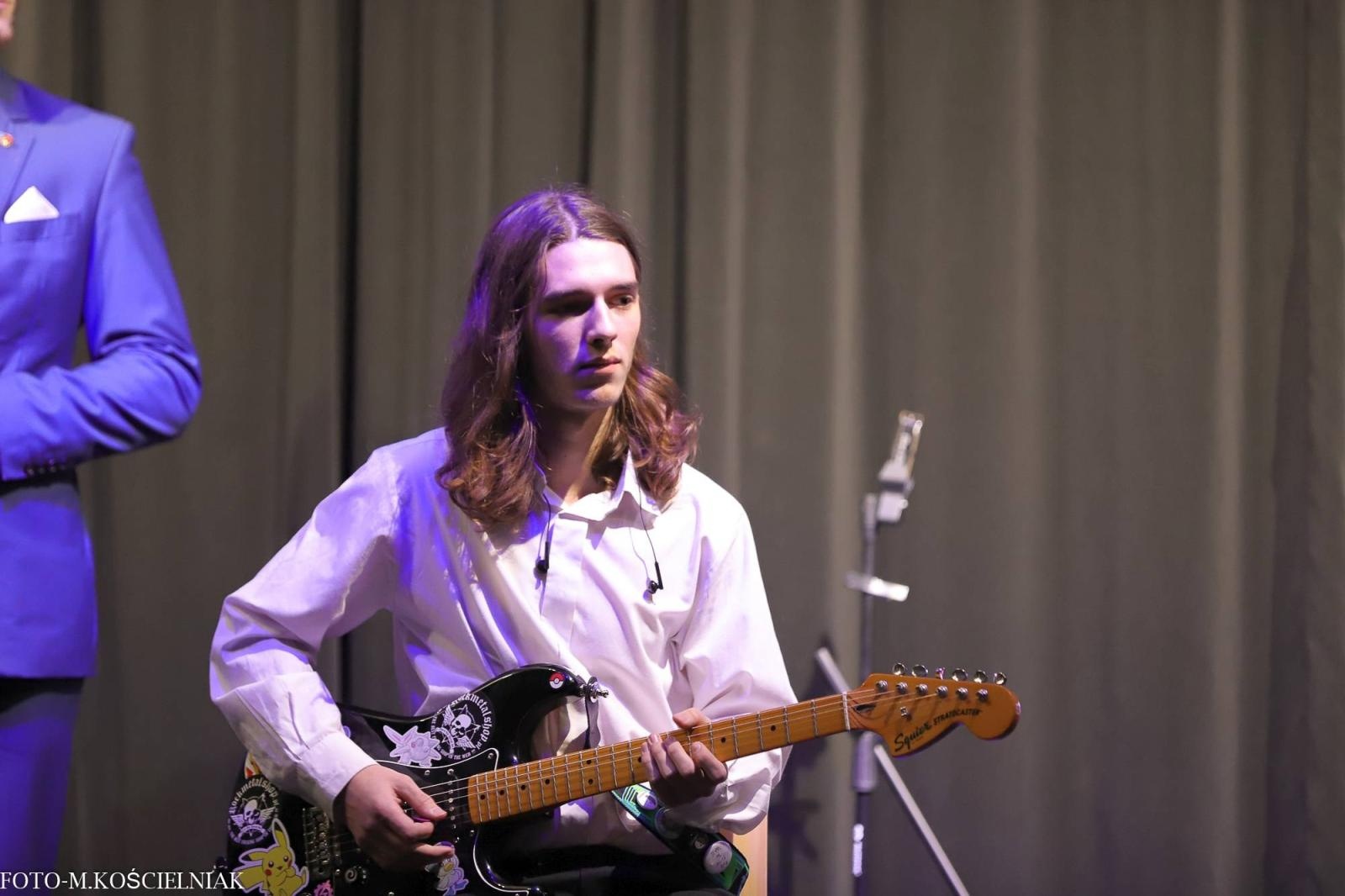 Zdjęcie w galerii na portalu naszraciborz.pl: Śpiewajcie i grajcie Mu... Świątecznie i kolędowo w raciborskim Mechaniku wiadomości z regionu