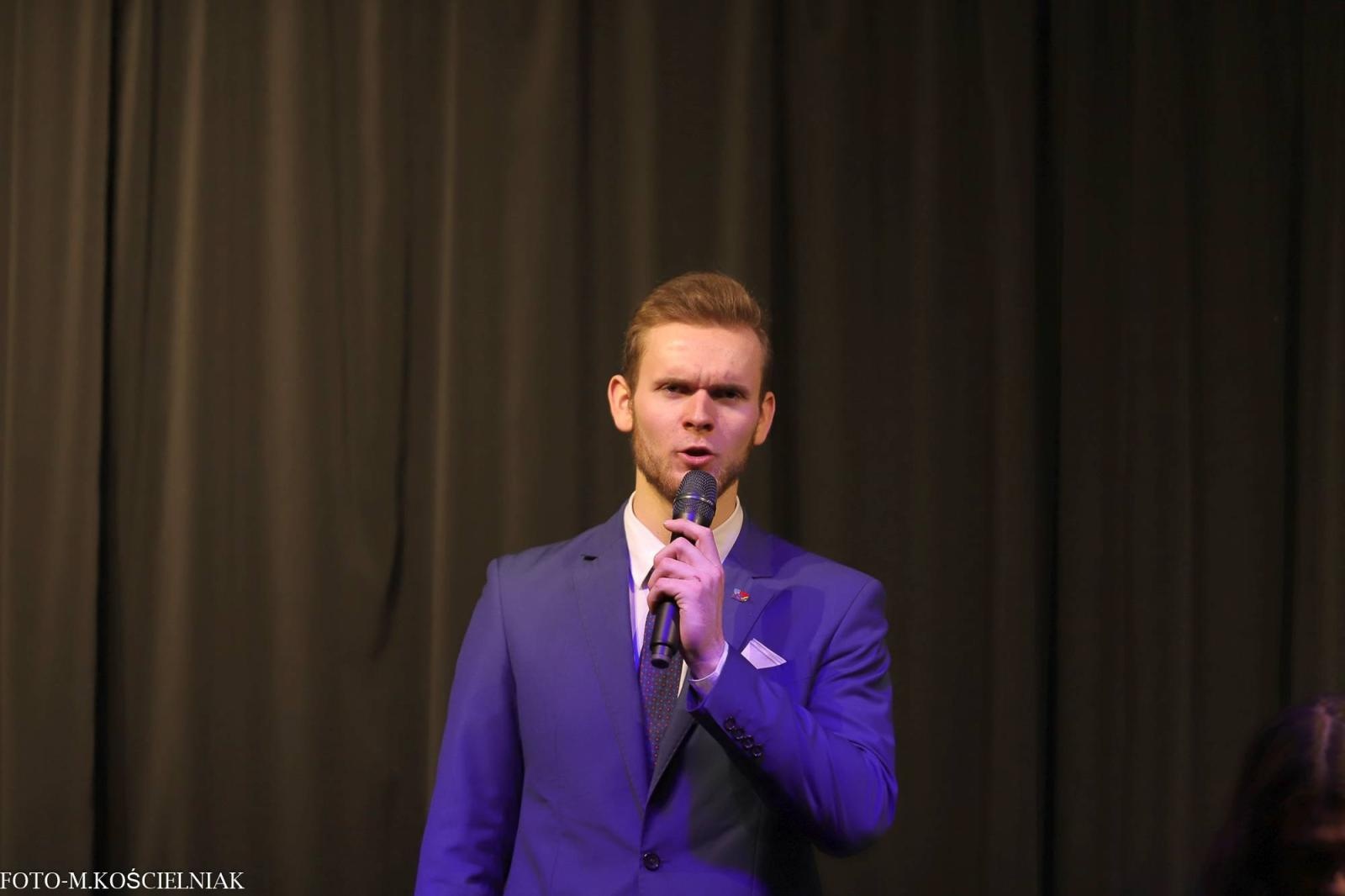 Zdjęcie w galerii na portalu naszraciborz.pl: Śpiewajcie i grajcie Mu... Świątecznie i kolędowo w raciborskim Mechaniku wiadomości z regionu