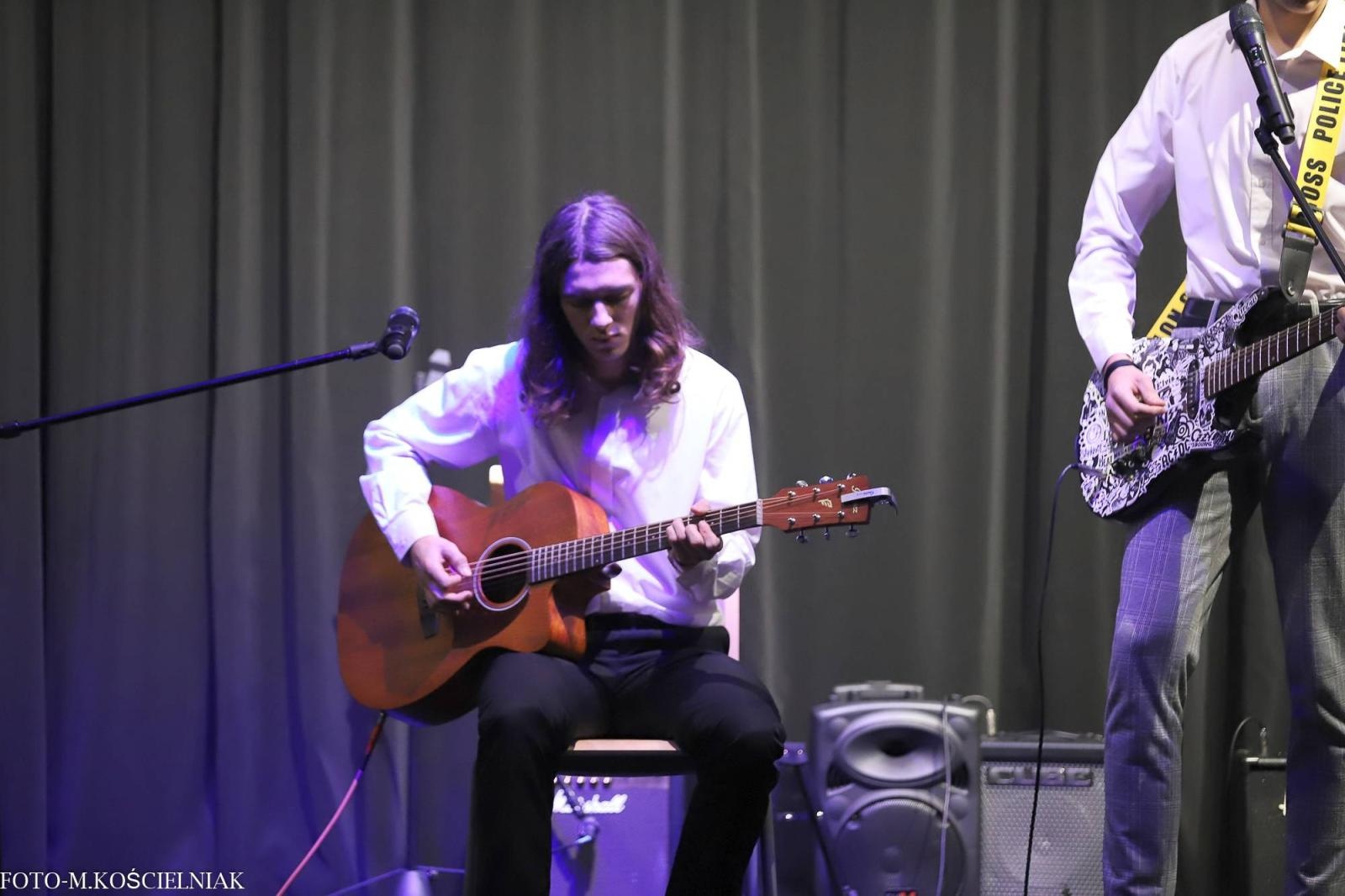 Zdjęcie w galerii na portalu naszraciborz.pl: Śpiewajcie i grajcie Mu... Świątecznie i kolędowo w raciborskim Mechaniku wiadomości z regionu