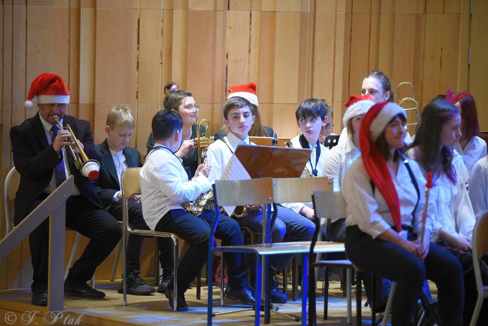 Zdjęcie w galerii na portalu naszraciborz.pl: W szkole muzycznej wybrzmiały kolędy [FOTO i WIDEO] wiadomości z regionu