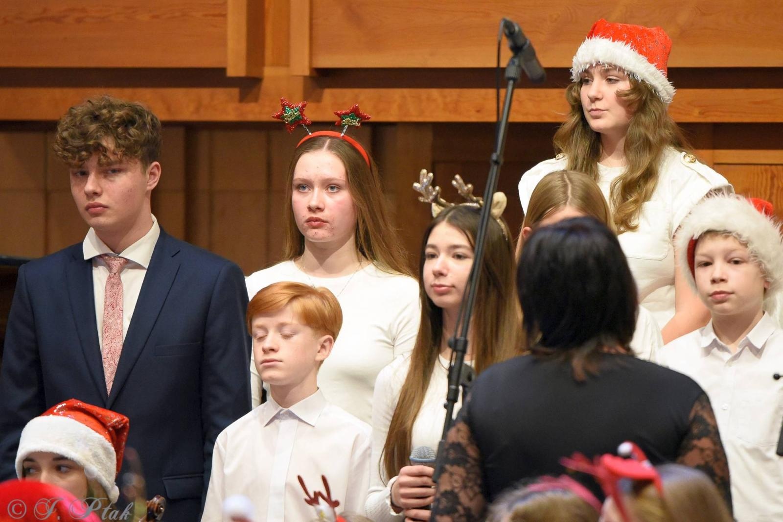 Zdjęcie w galerii na portalu naszraciborz.pl: W szkole muzycznej wybrzmiały kolędy [FOTO i WIDEO] wiadomości z regionu