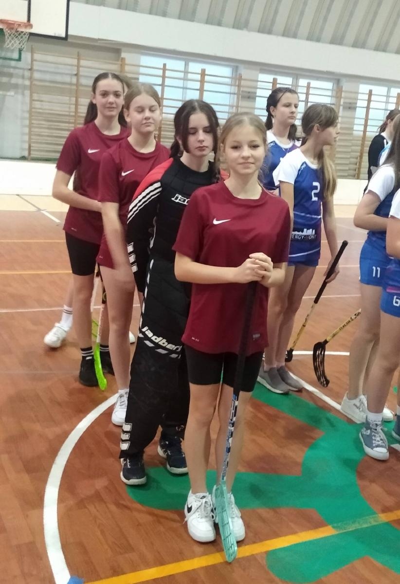 Zdjęcie w galerii na portalu naszraciborz.pl: Unihokej dziewcząt. Uczennice z Tworkowa w finale wojewódzkim wiadomości z regionu